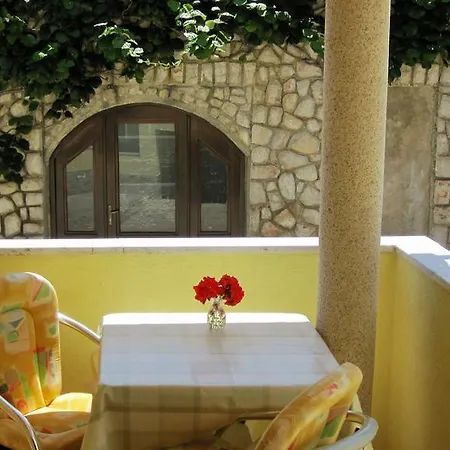Arsen Apartment *